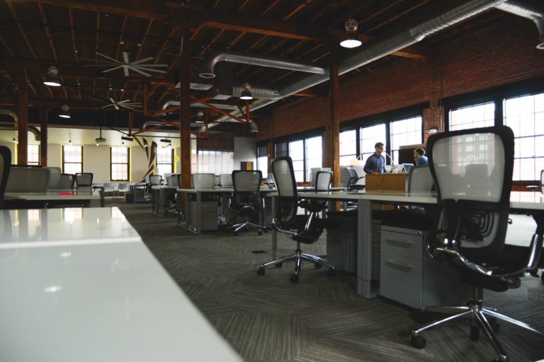 space-desk-workspace-coworking Co-working space