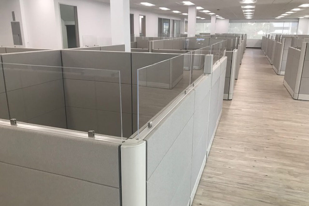 Large Cubicle Area W Glass